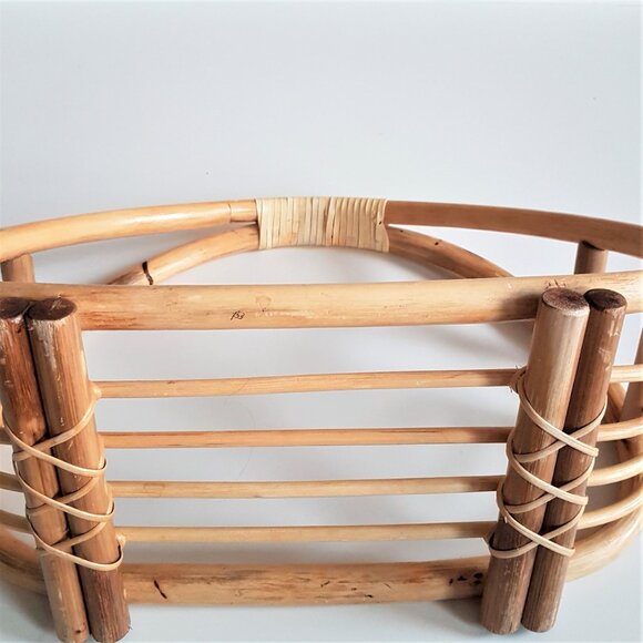 Vintage MCM rattan magazine rack. - Picture 6 of 9
